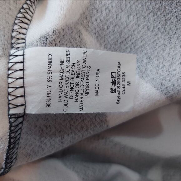 42POPS Geometric Skirt Medium - Picture 4 of 4